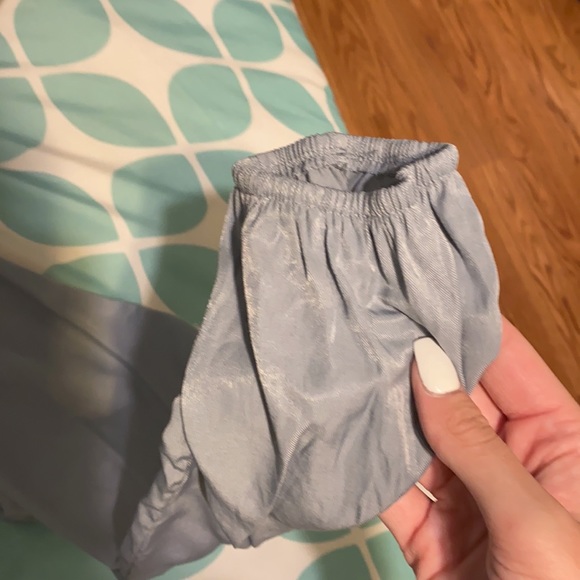 cute blue top - Picture 3 of 3